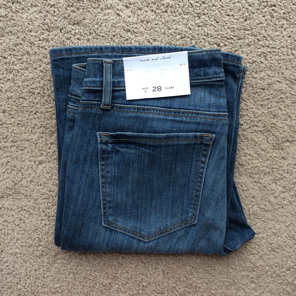 *NWT* LOFT Flare Jeans - Picture 5 of 6